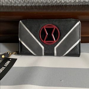 Black Widow NWT Clutch w Phone Area